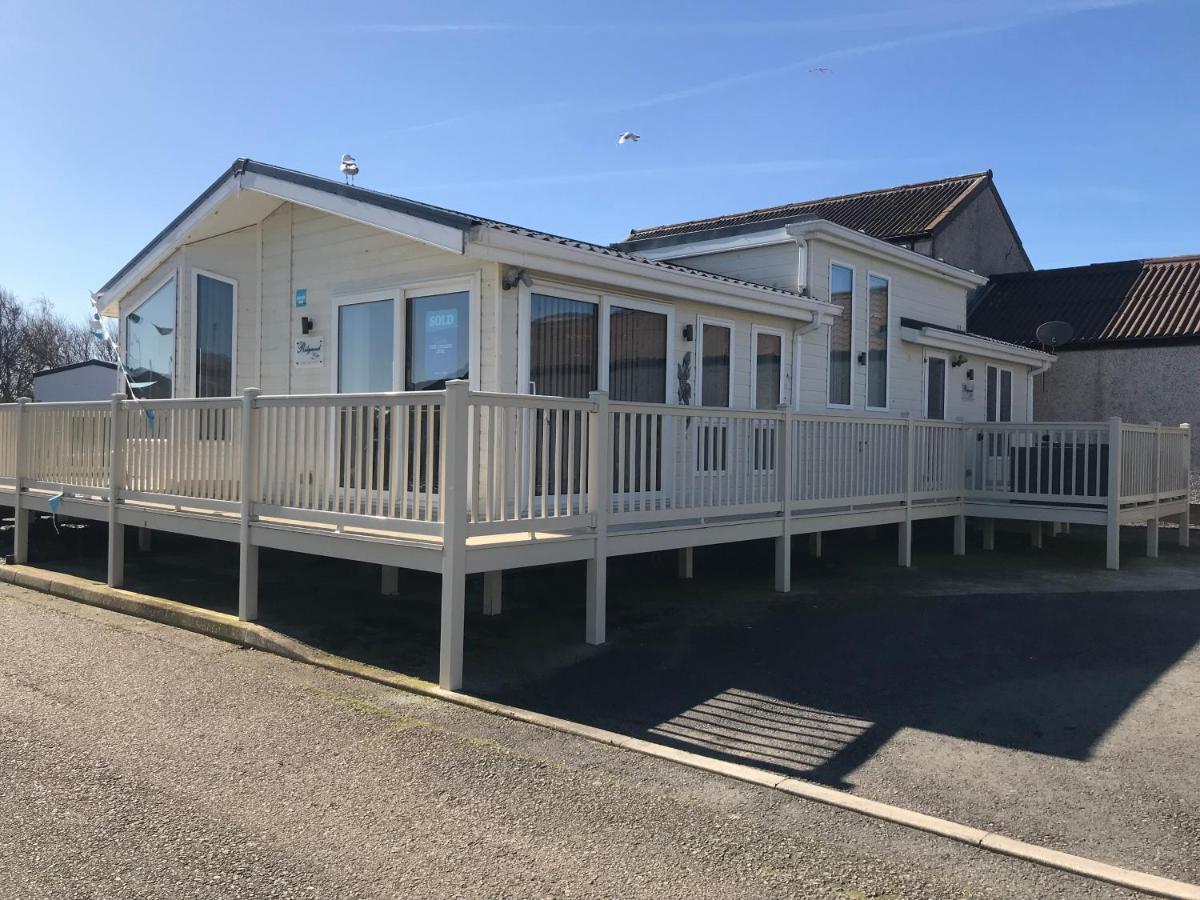 Hot Tub Accommodation North Wales Lodge Rhyl Exterior foto